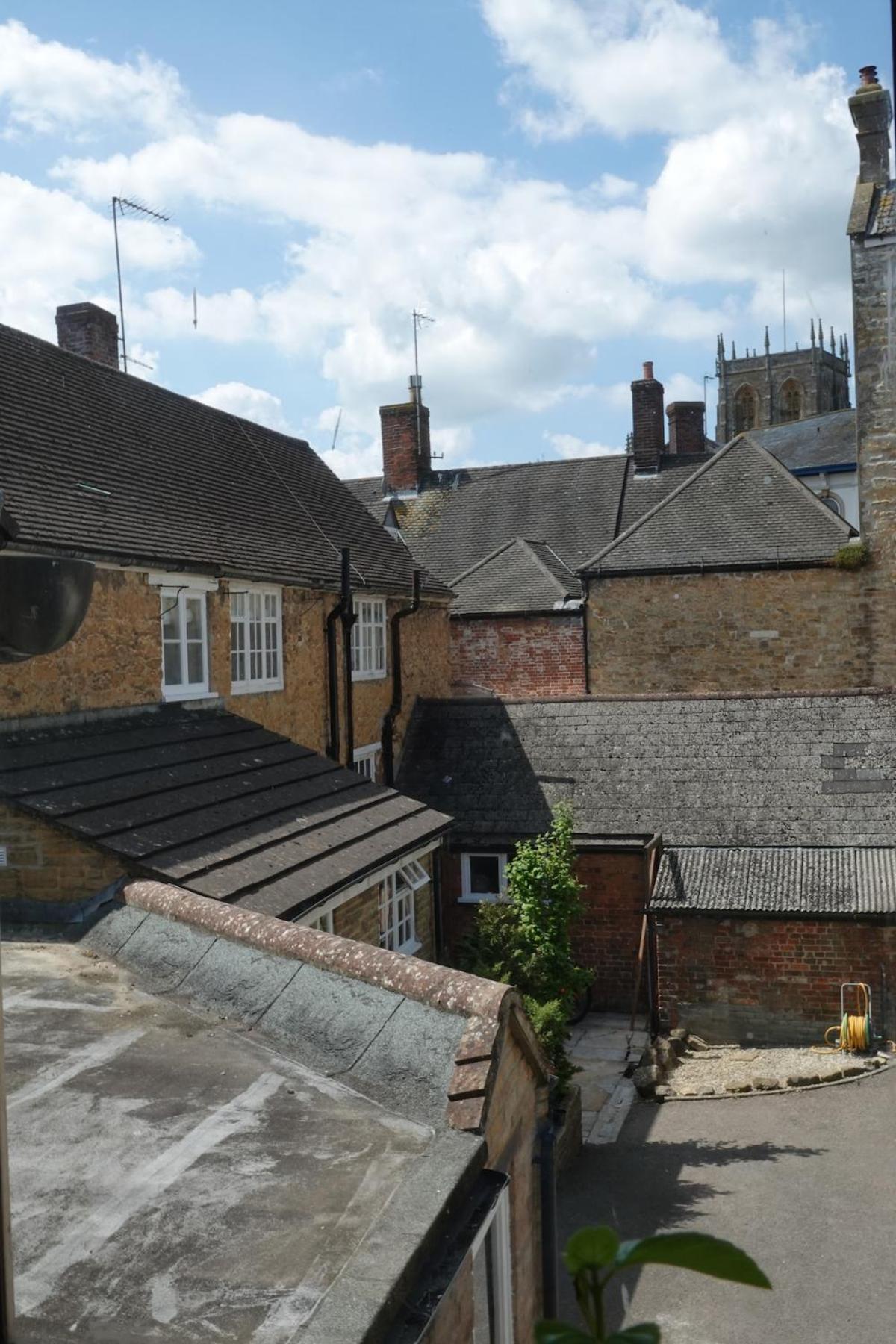 The Yard House Villa Sherborne  Bagian luar foto